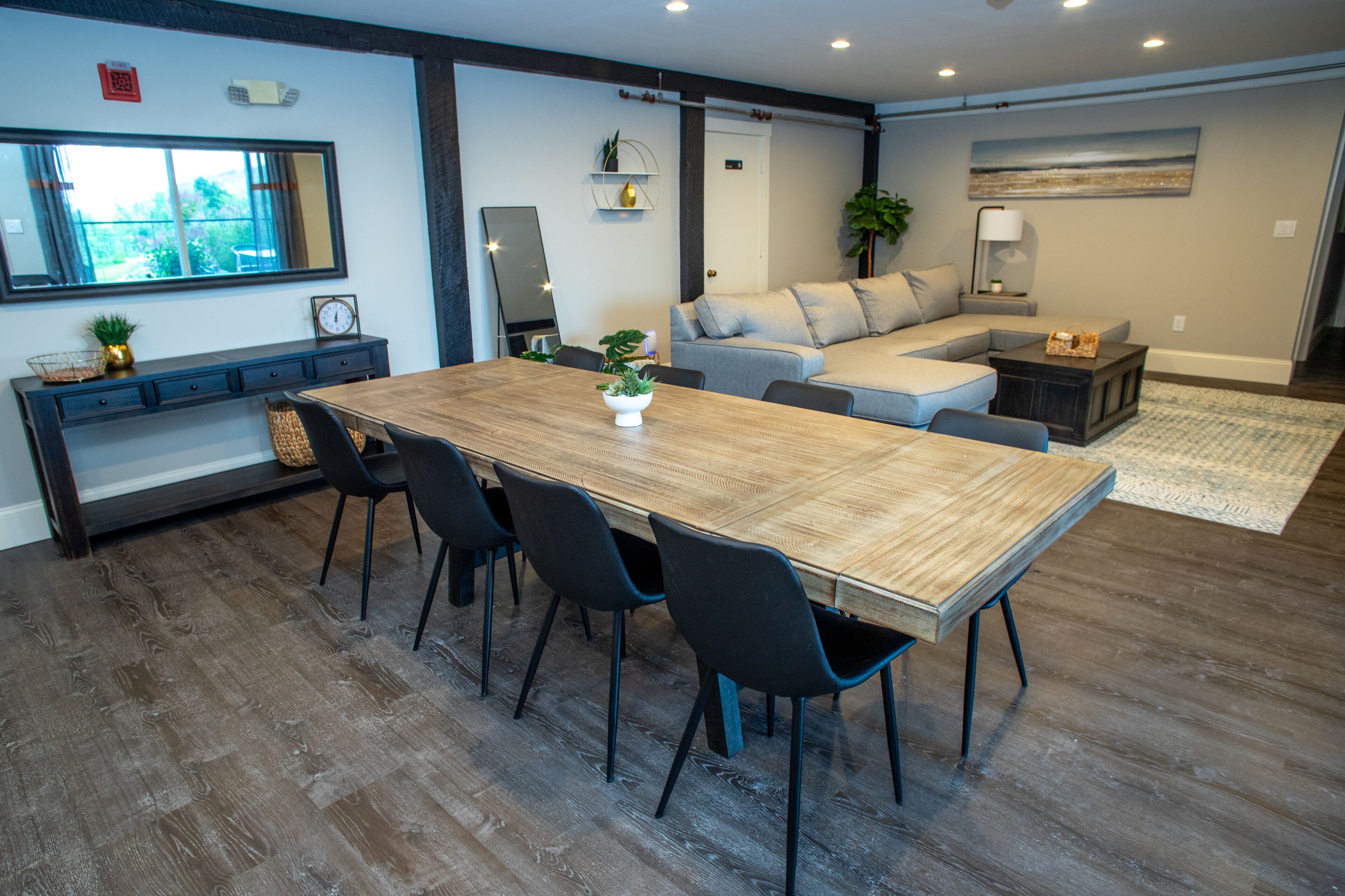 Superior Suite, Balcony, Mountain View | Living area | 32-inch flat-screen TV with cable channels, TV