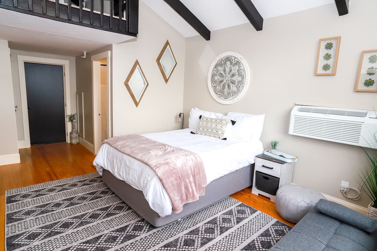 Habitación | Decoración personalizada, muebles diferentes y wifi gratis