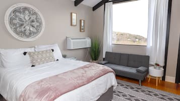 ๋ฃธ | ๊ฐ๊ฐ ๋ค๋ฅธ ์คํ์ผ์ ์ธํ
๋ฆฌ์ด, ๊ฐ๊ฐ ๋ค๋ฅด๊ฒ ๊ฐ๊ตฌ ๋น์น, ๋ฌด๋ฃ WiFi, ์นจ๋ ์ํธ