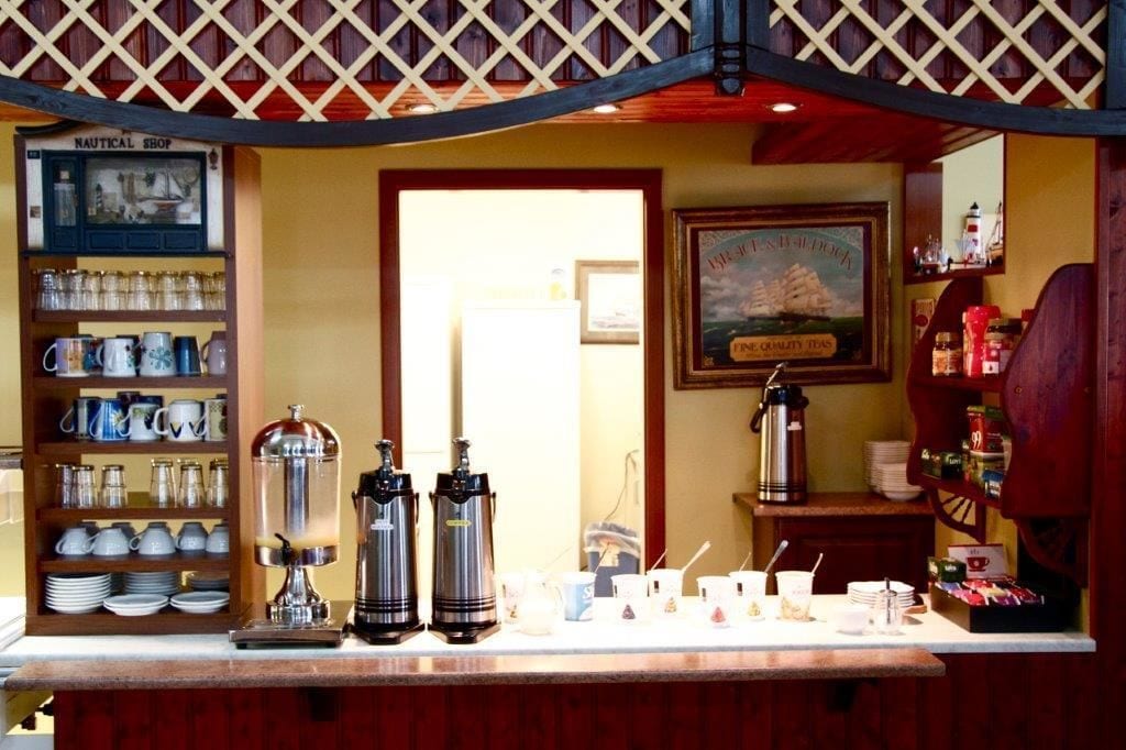 Petit déjeuner buffet servi tous les jours en supplément
