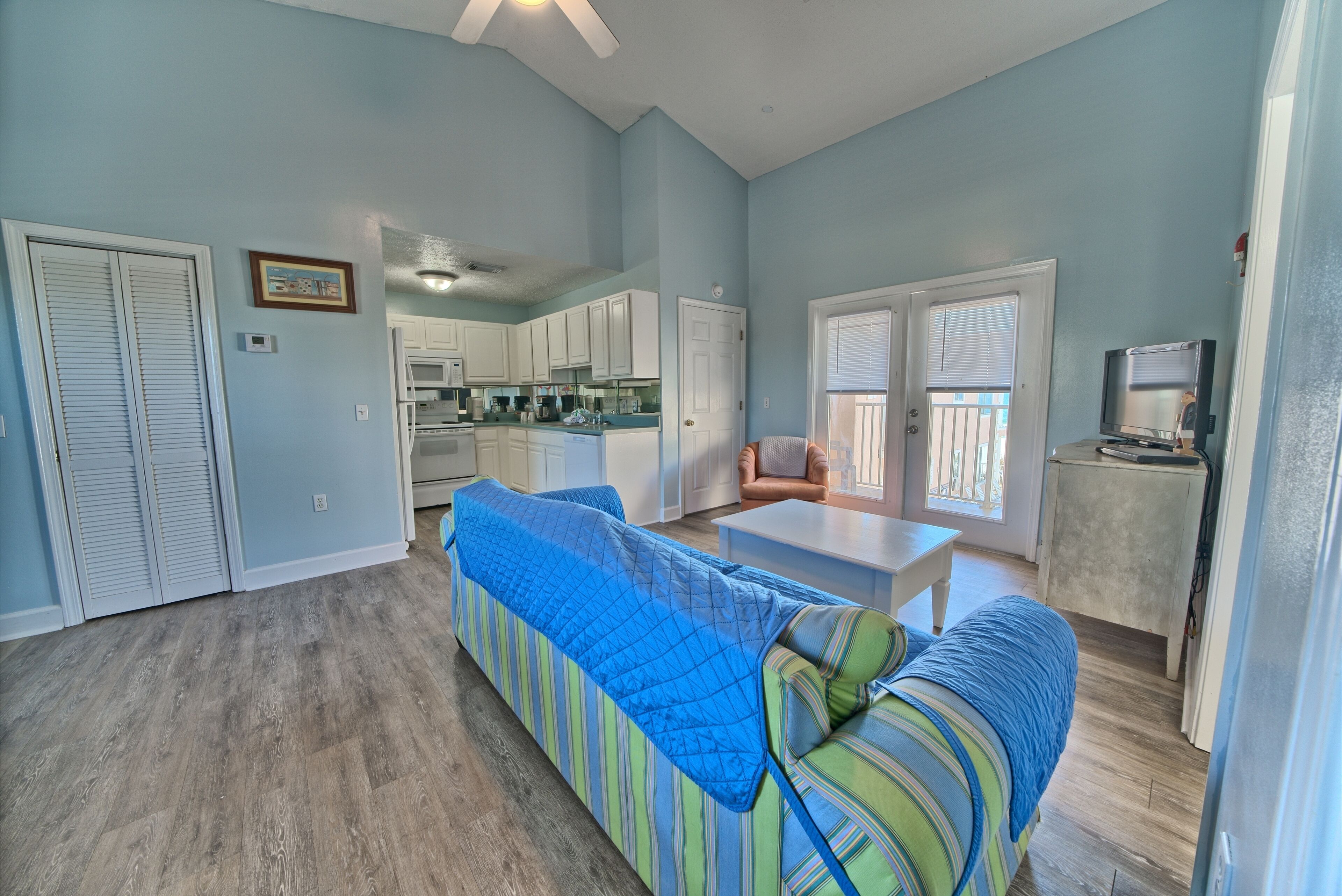 villa, 2 bedrooms, kitchen, beach view (villa 24) | living area