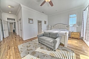 House, 5 Bedrooms, Balcony, Beachfront