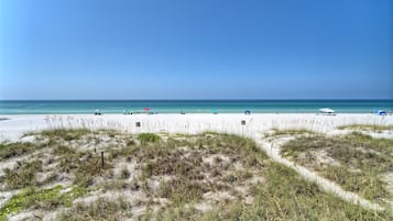 Villa, 2 slaapkamers, 2 badkamers, aan het strand (Villa 17) | Uitzicht vanuit de kamer