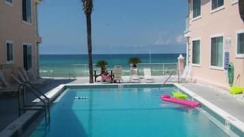 Piscine extérieure
