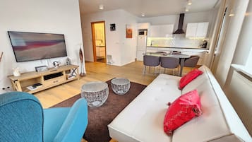 Two-Bedroom Apartment - Bergstadastraeti 12 | Living area | 32-inch flat-screen TV with cable channels