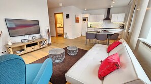 Two-Bedroom Apartment - Bergstadastraeti 12 | Stofa | 32-tommu flatskjársjónvarp með kapalrásum