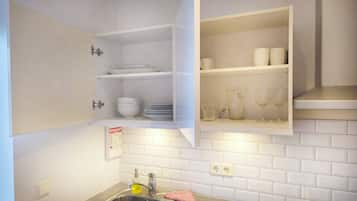 One-Bedroom Apartment - Bergstadastraeti 12 | Private kitchenette | Fridge, microwave, stovetop, coffee/tea maker