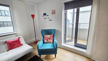 Two-Bedroom Apartment - Bergstadastraeti 12 | Living area | 32-inch flat-screen TV with cable channels