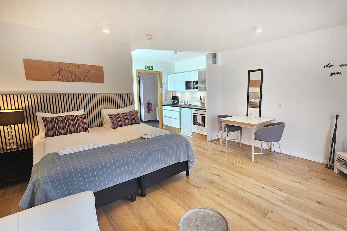 Studio Apartment - Bergstadastraeti 12 | 2 slaapkamers, een kluis op de kamer, geluiddichte muren