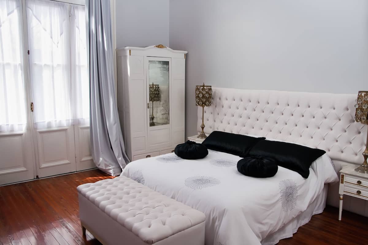 Honeymoon-Suite | 1 Schlafzimmer, individuell dekoriert, Schreibtisch