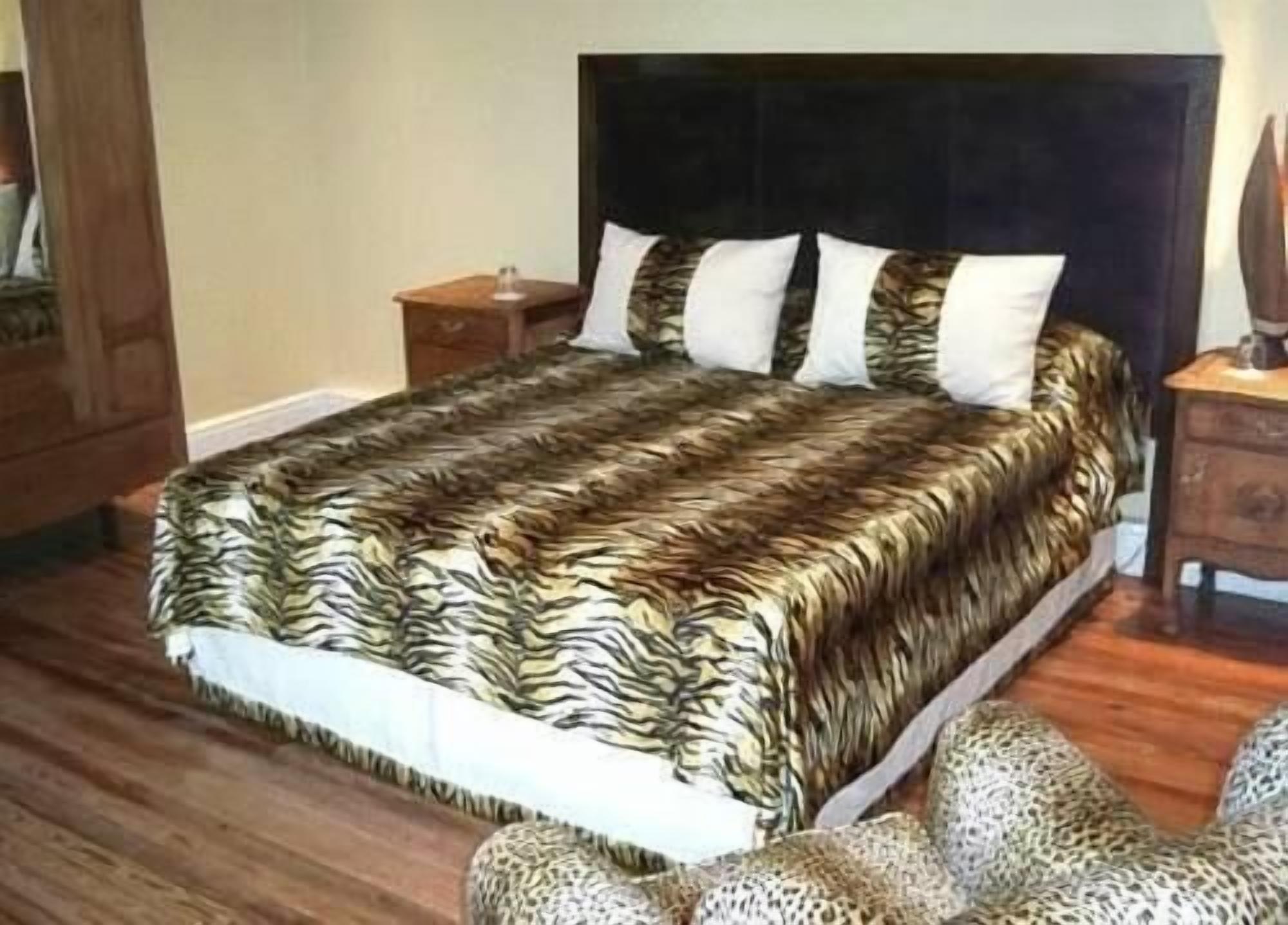Individually decorated, desk, iron/ironing board, free WiFi