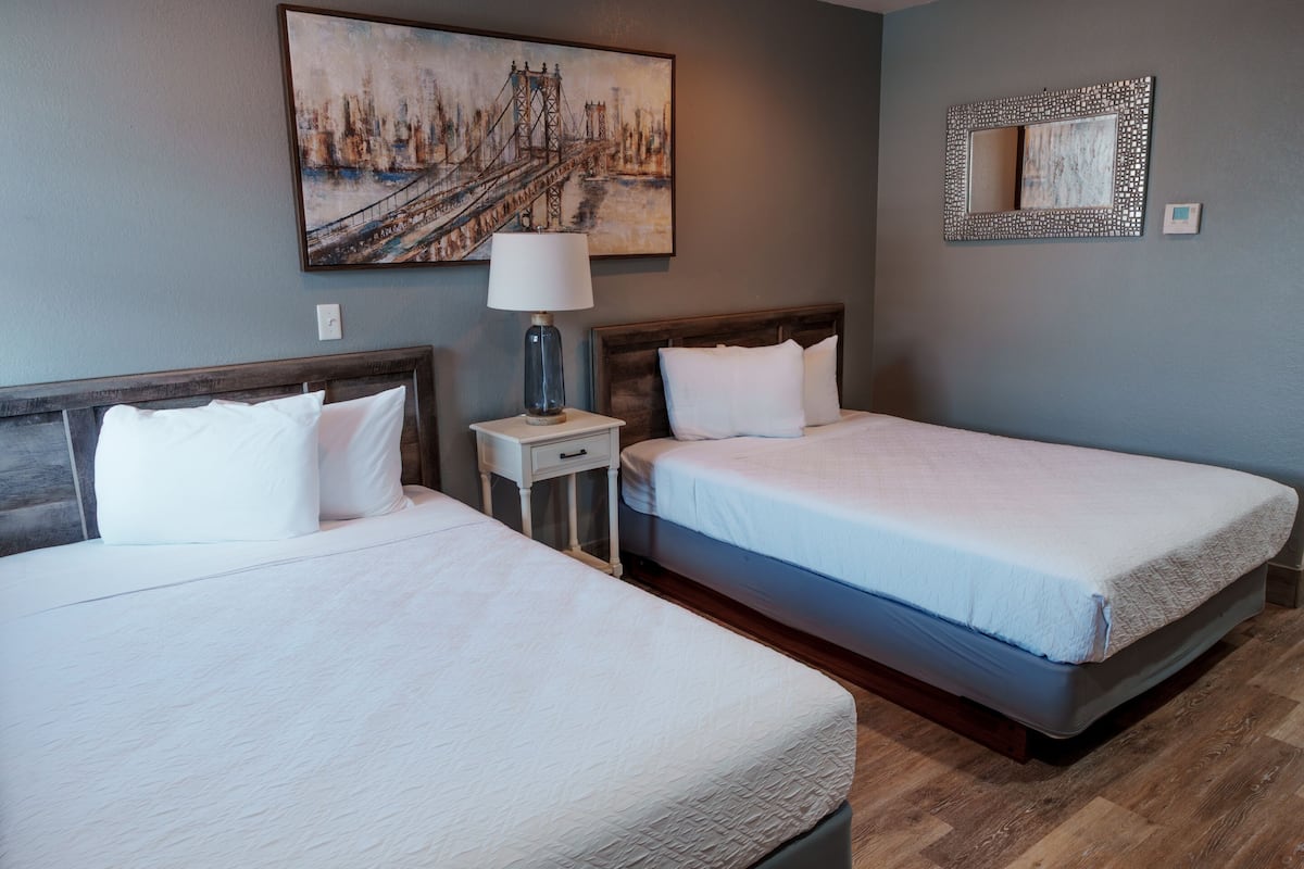 Quarto casal standard, suíte (2 Double Beds ) | Roupa de cama