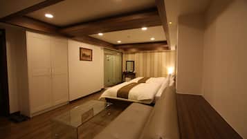 Premium bedding, individually furnished, desk, soundproofing
