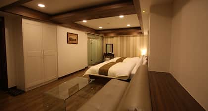 Hill house Hotel
