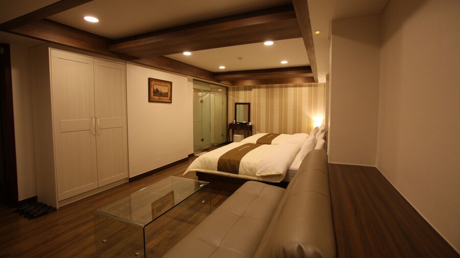Hill house Hotel