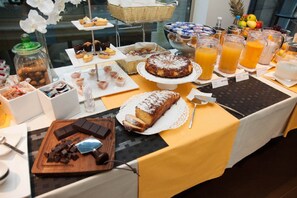 Buffet déjeuner servi en supplément