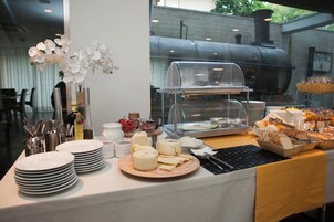 Café da manhã (EUR 7 por pessoa)