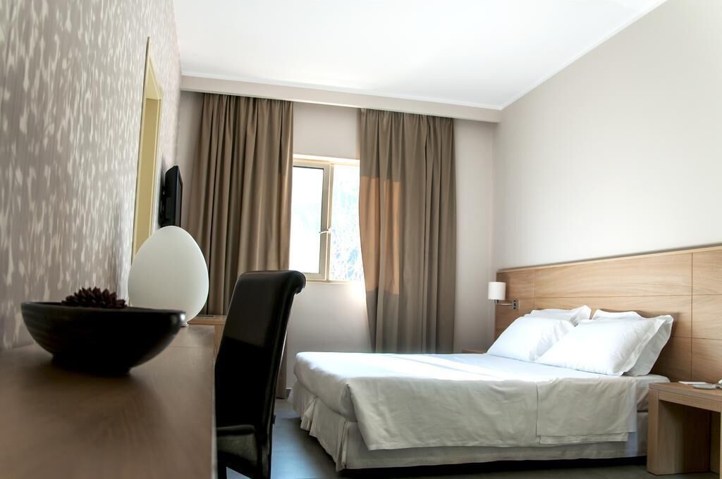 Minibar, in-room safe, desk, soundproofing