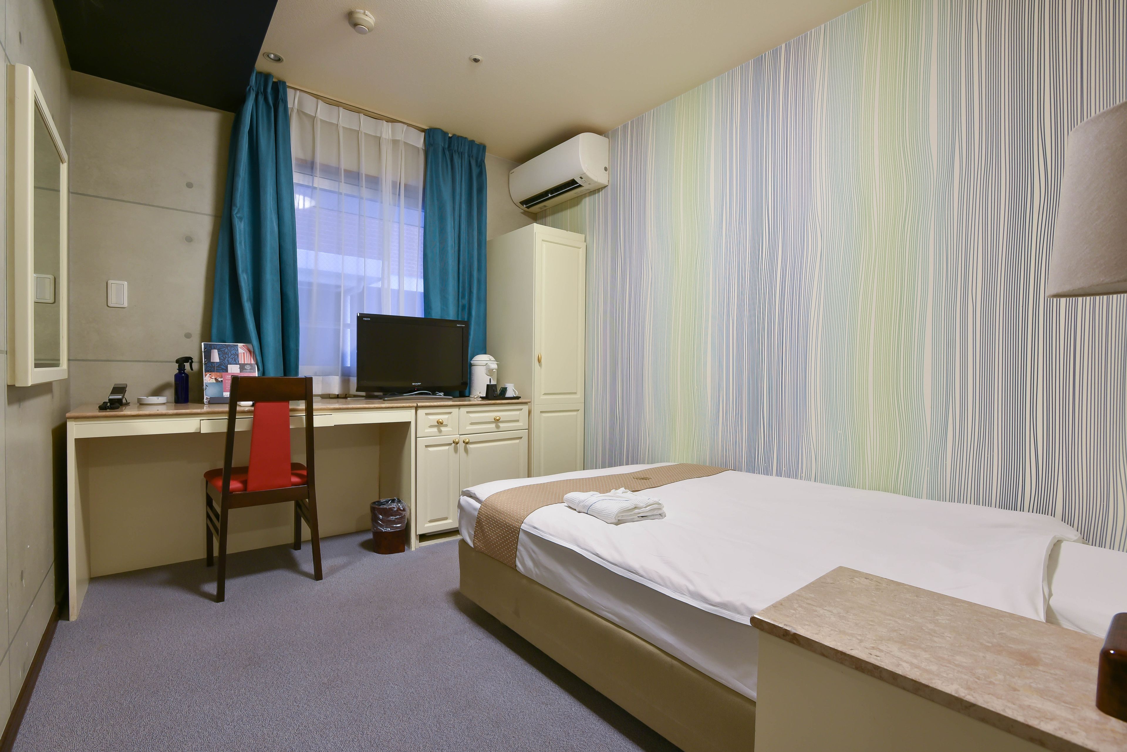 1 bedroom, premium bedding, down duvets, individually furnished