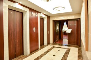 Hallway - New Osaka Hotel Shinsaibashi (Osaka)