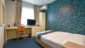 Premium bedding, down comforters, individually furnished, desk