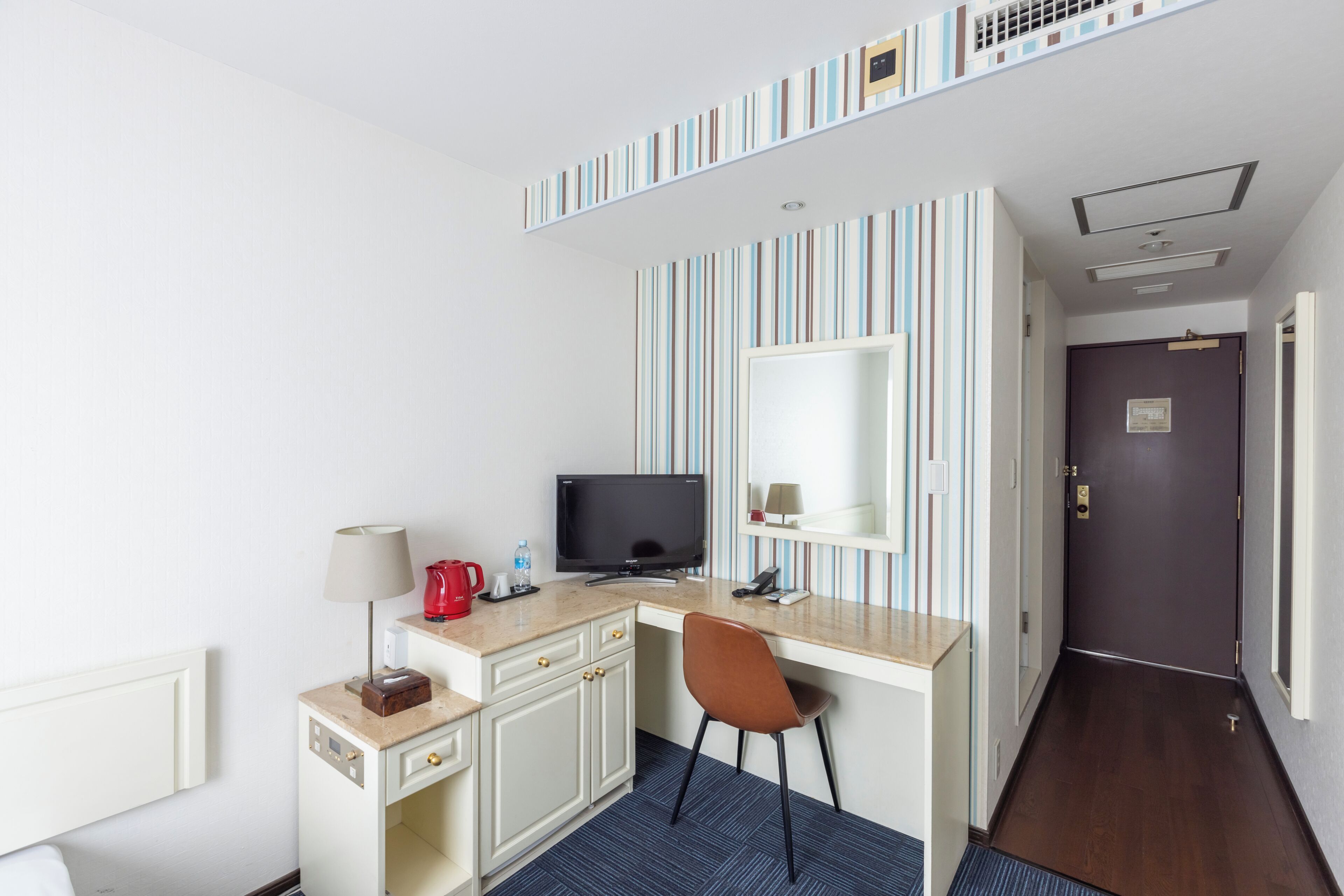 Literie de qualité supérieure, couette en duvet d'oie, bureau