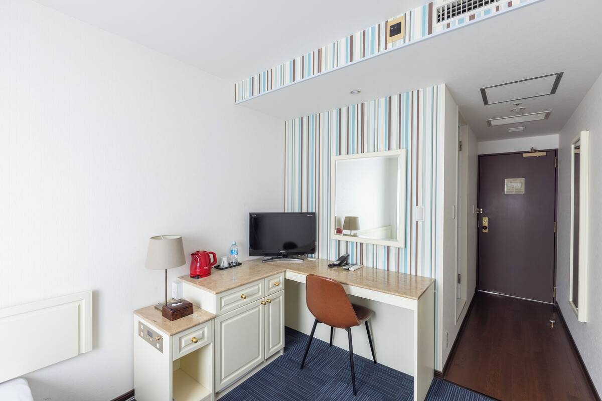Literie de qualité supérieure, couette en duvet d'oie, bureau
