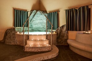 Sauna, bain à remous, hammam, soins corporels, soins d'aromathérapie