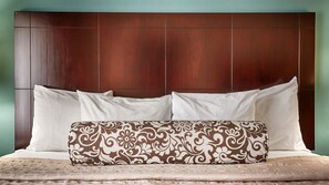 In-room safe, iron/ironing board, free cots/infant beds, rollaway beds - Best Western Plus Katy Inn & Suites (Katy)