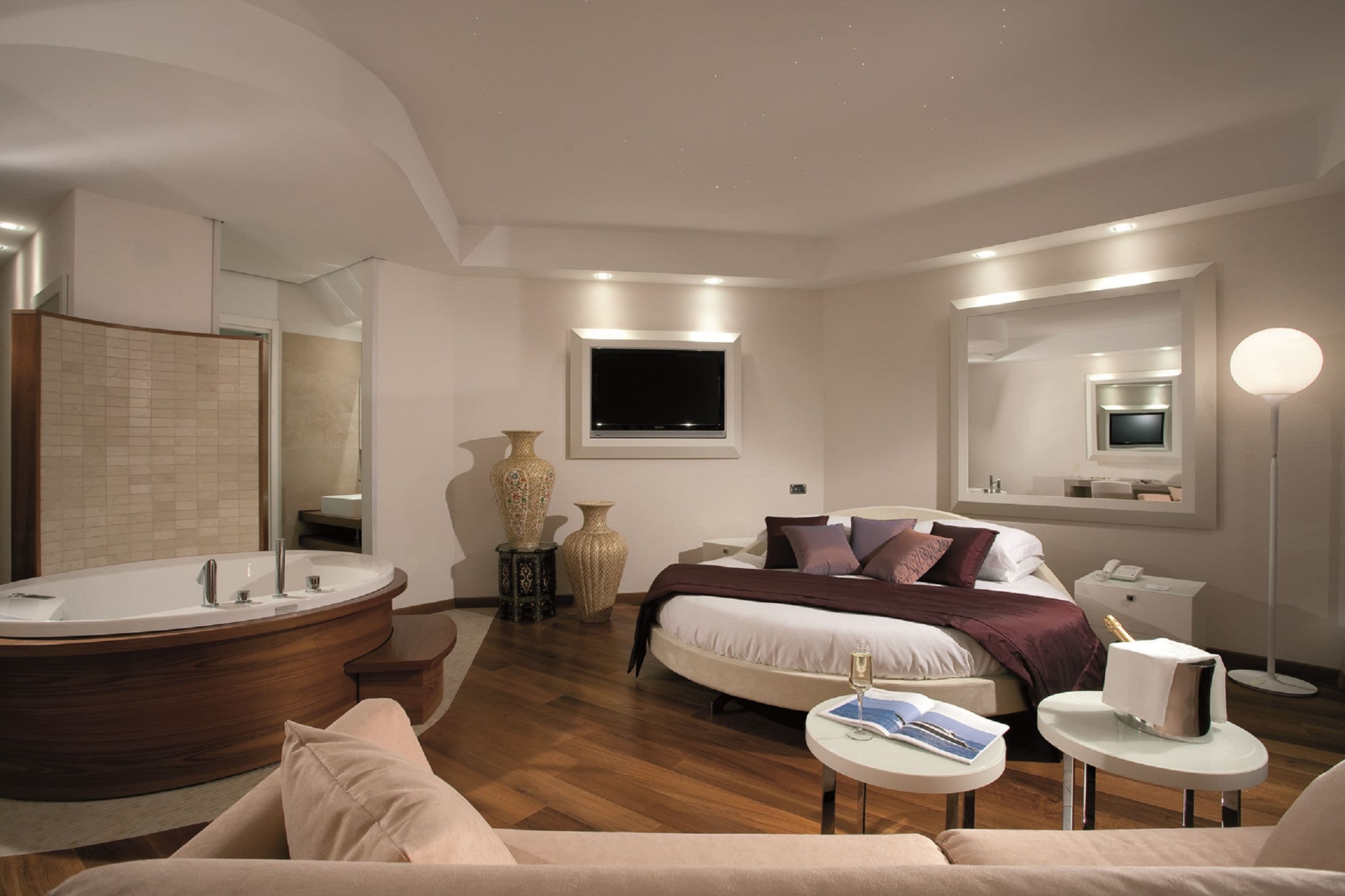 suite, balcony, sea view | 1 bedroom, minibar, in-room safe, blackout curtains