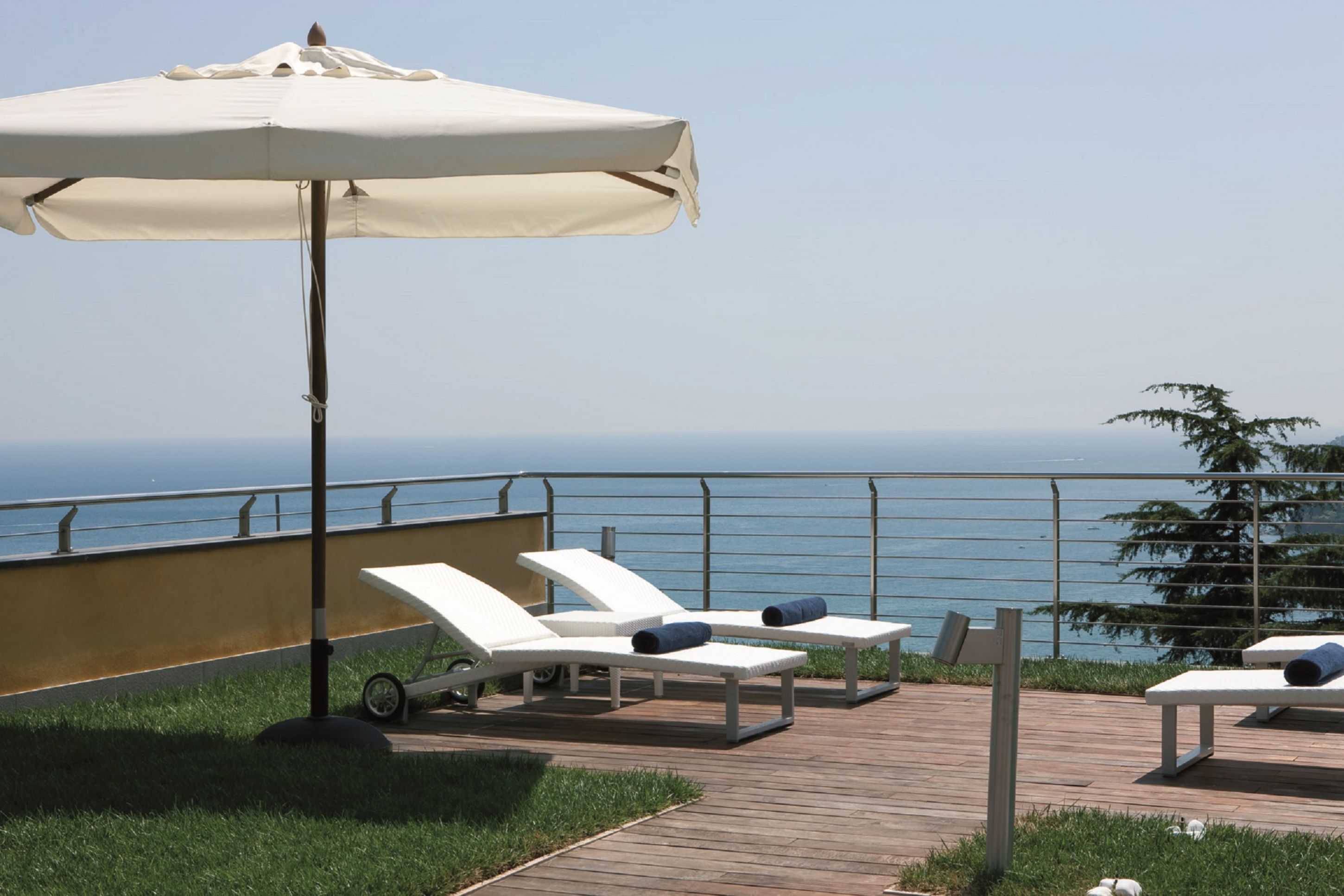 outdoor banquet area