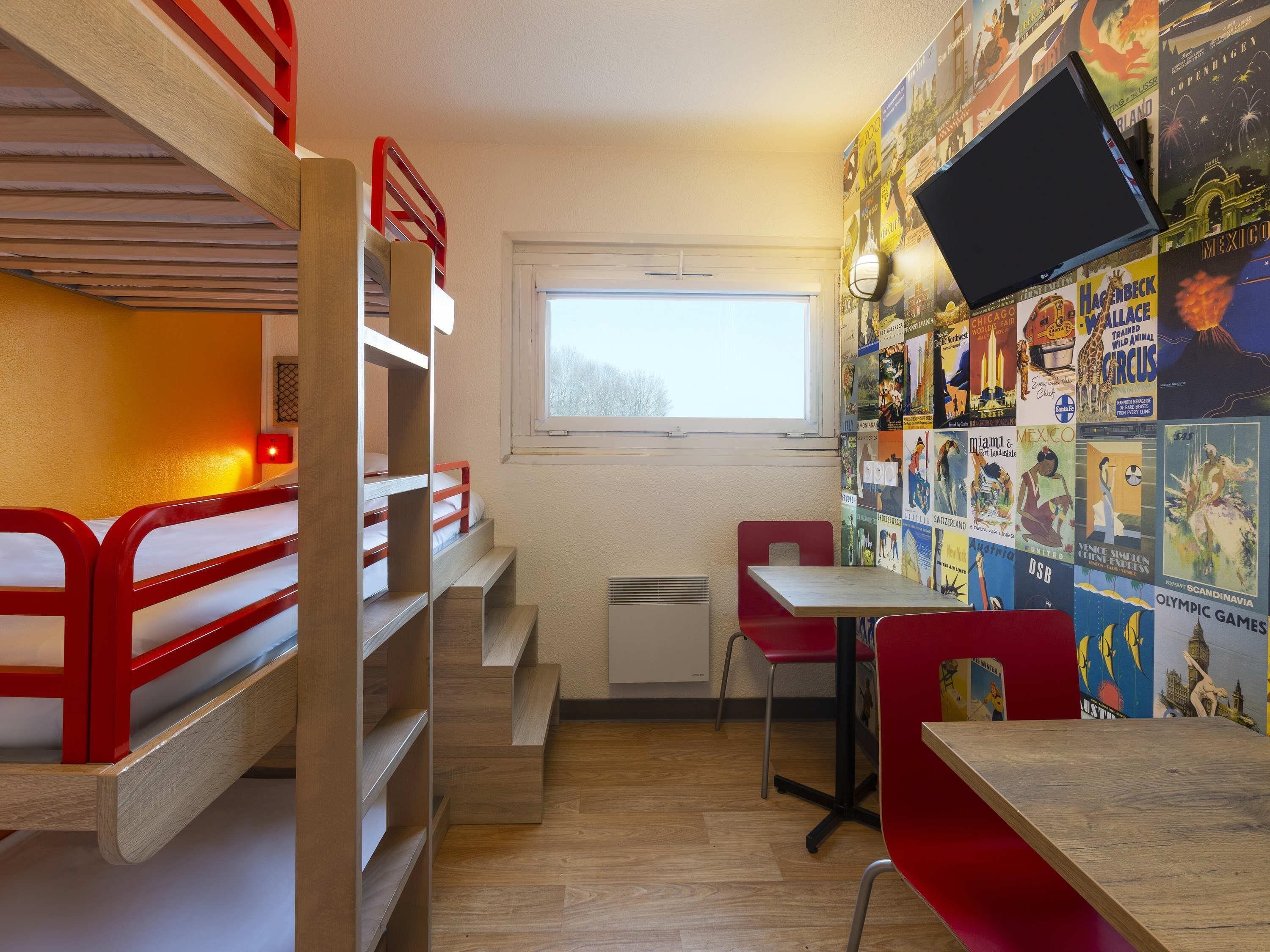 Room, 3 Single Beds (Break Room - #ontheroad basics)
