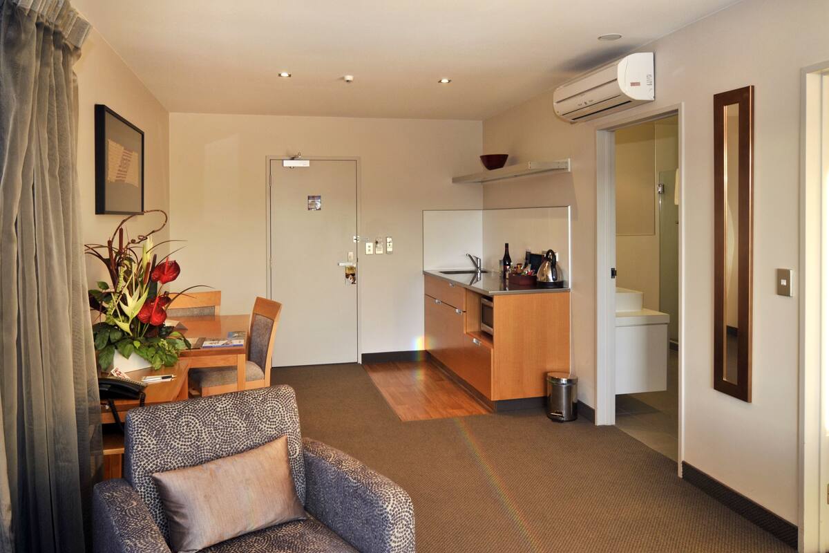 40-inch lcd tv with cable channels, led tv