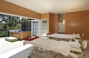 Couples treatment room(s), body treatments, aromatherapy, body wraps