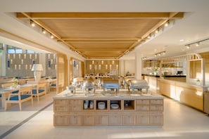 Café da manhã com buffet todos os dias mediante uma taxa