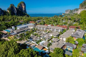 Aerial view - Bhu Nga Thani Resort & Villas Railay (Krabi)