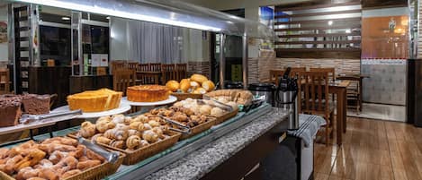 Petit déjeuner buffet compris tous les jours