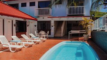 3 outdoor pools, sun loungers