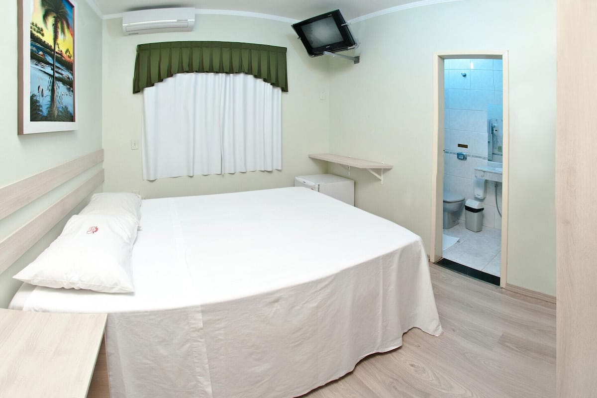 Minibar, una cassaforte in camera, una scrivania, tende oscuranti