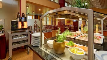 Tägliches Frühstücksbuffet (18 EUR pro Person)