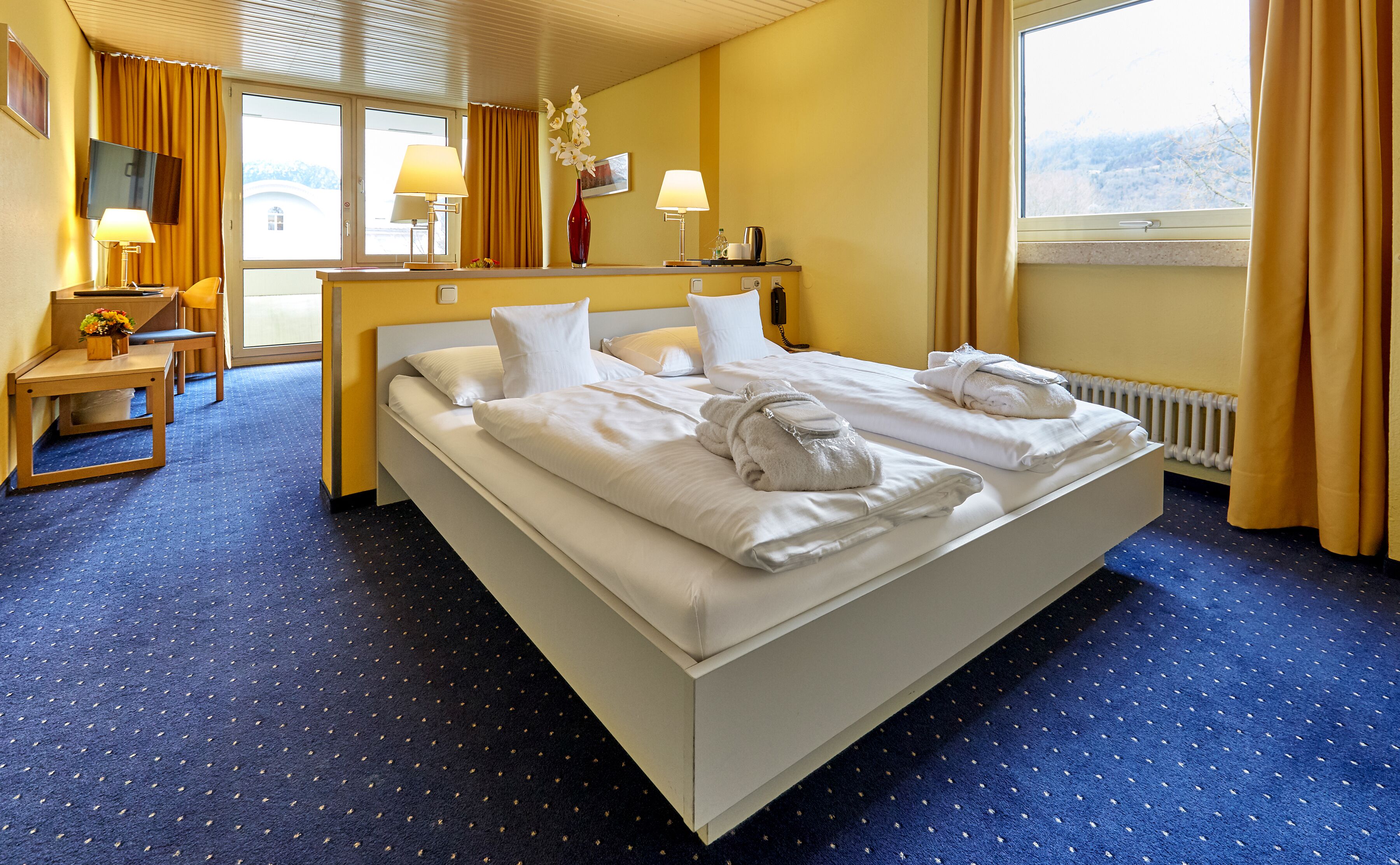 junior suite | 1 bedroom, premium bedding, in-room safe, desk