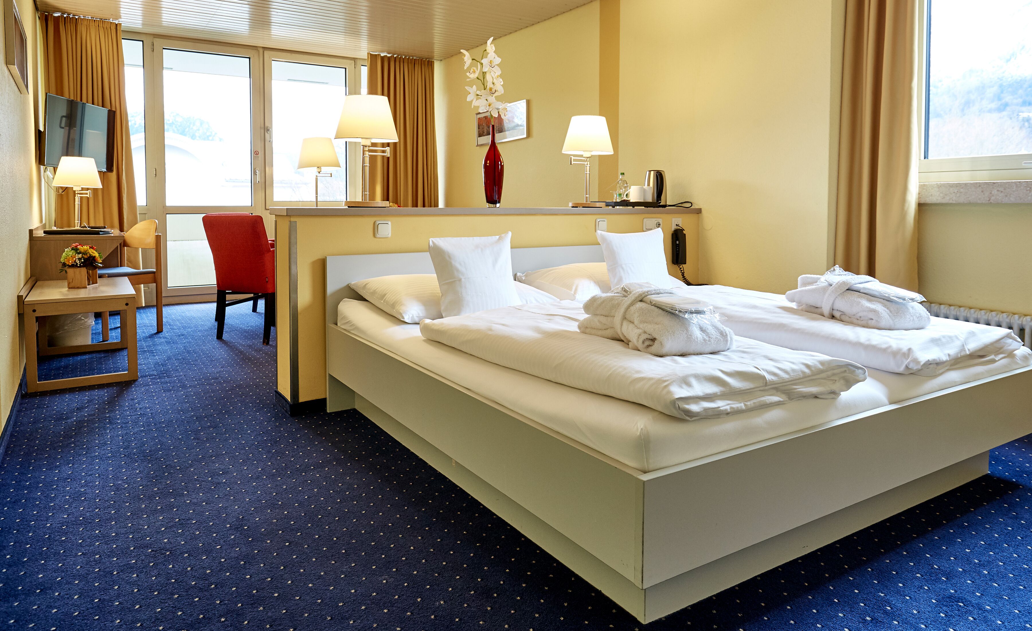 junior suite | 1 bedroom, premium bedding, in-room safe, desk