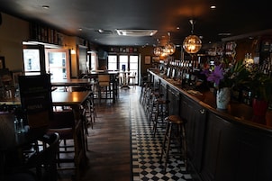 Bar (en la propiedad)