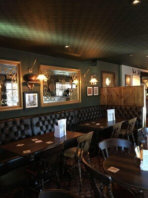 Bar (on property) - Greyfriars Inn by Greene King Inns (St. Andrews)