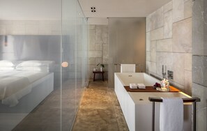Presidential Suite (Conjoined Beds) | Bathroom - Mamilla Hotel (Jerusalem)