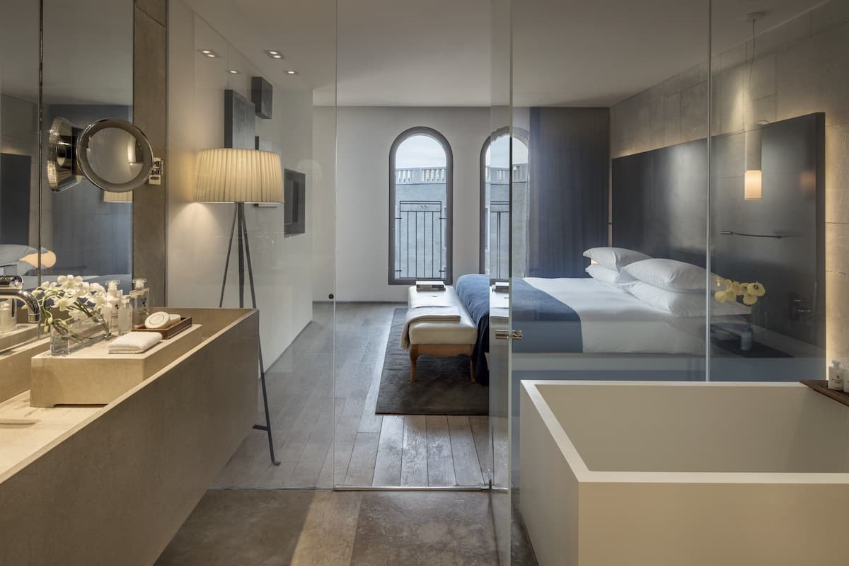 residence suite | 1 bedroom, premium bedding, down duvets, in-room safe