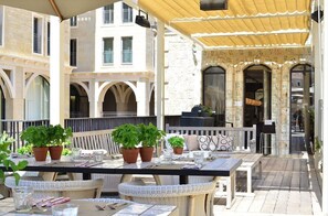 Daily buffet breakfast (ILS 140 per person) - Mamilla Hotel (Jerusalem)