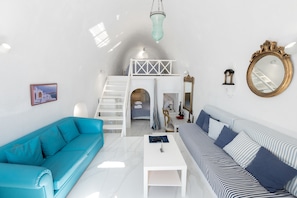 Suíte executiva, 2 quartos (Master) | Área de estar | TV LCD 32 polegadas com canais via satélite, TV, DVD player