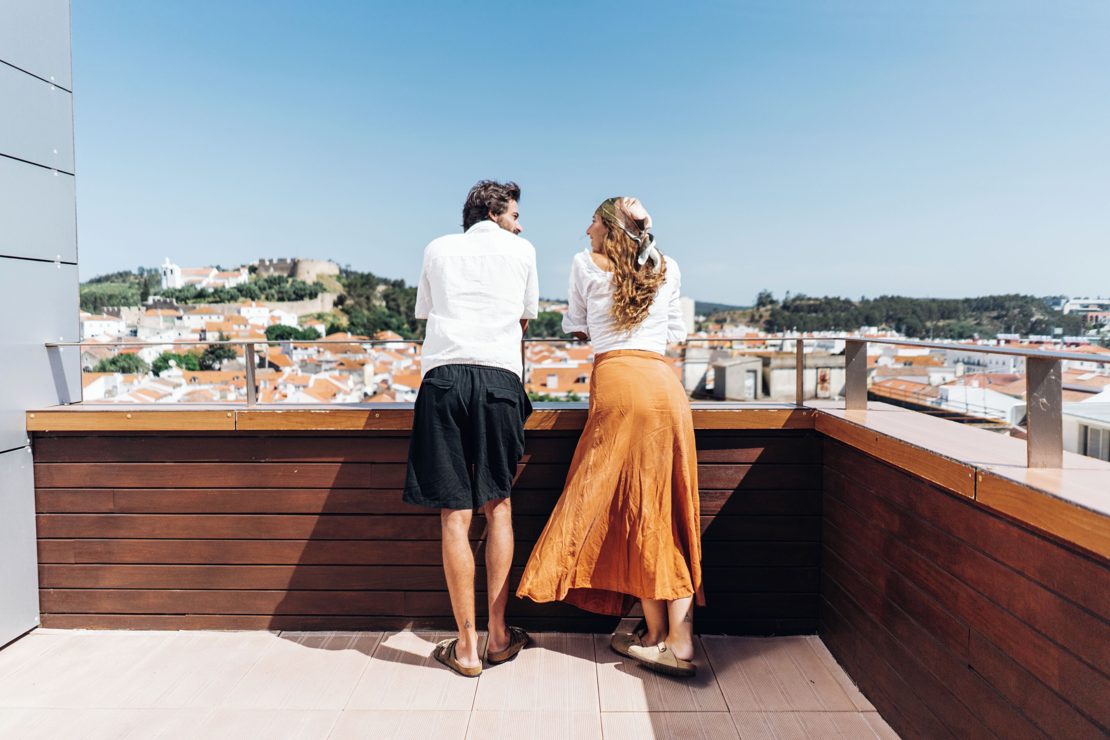 双床房 | 客房内保险箱、办公桌、免费 WiFi、床单