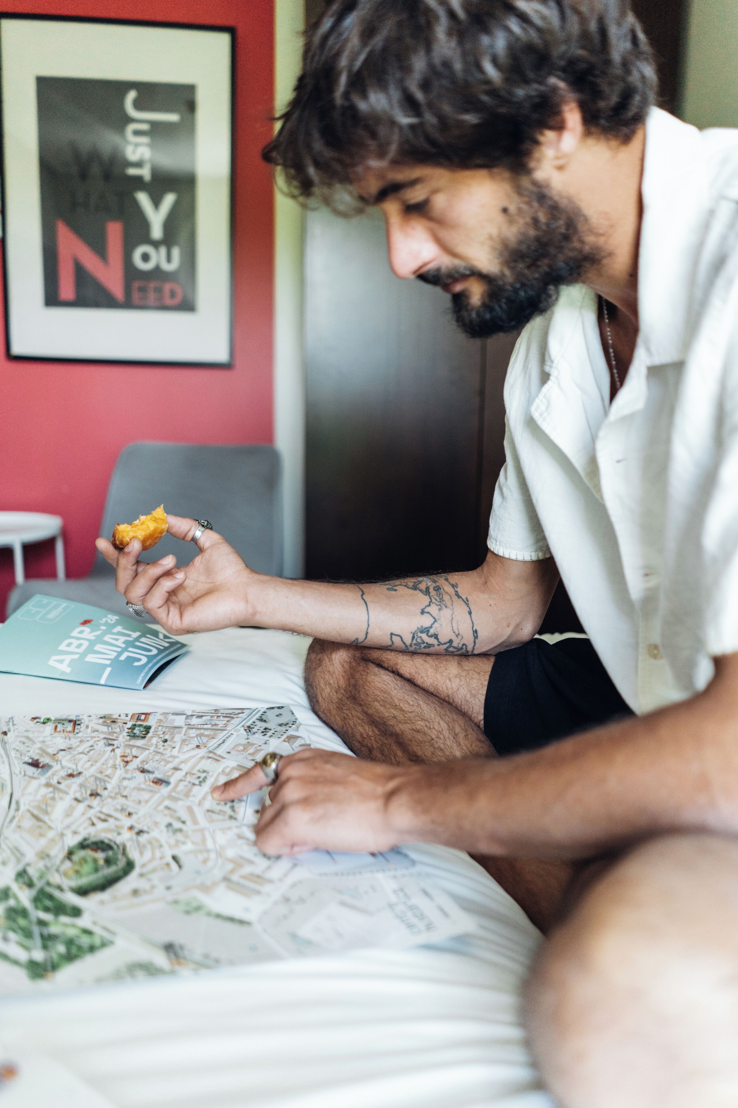 single room | 1 bedroom, in-room safe, desk, free wifi